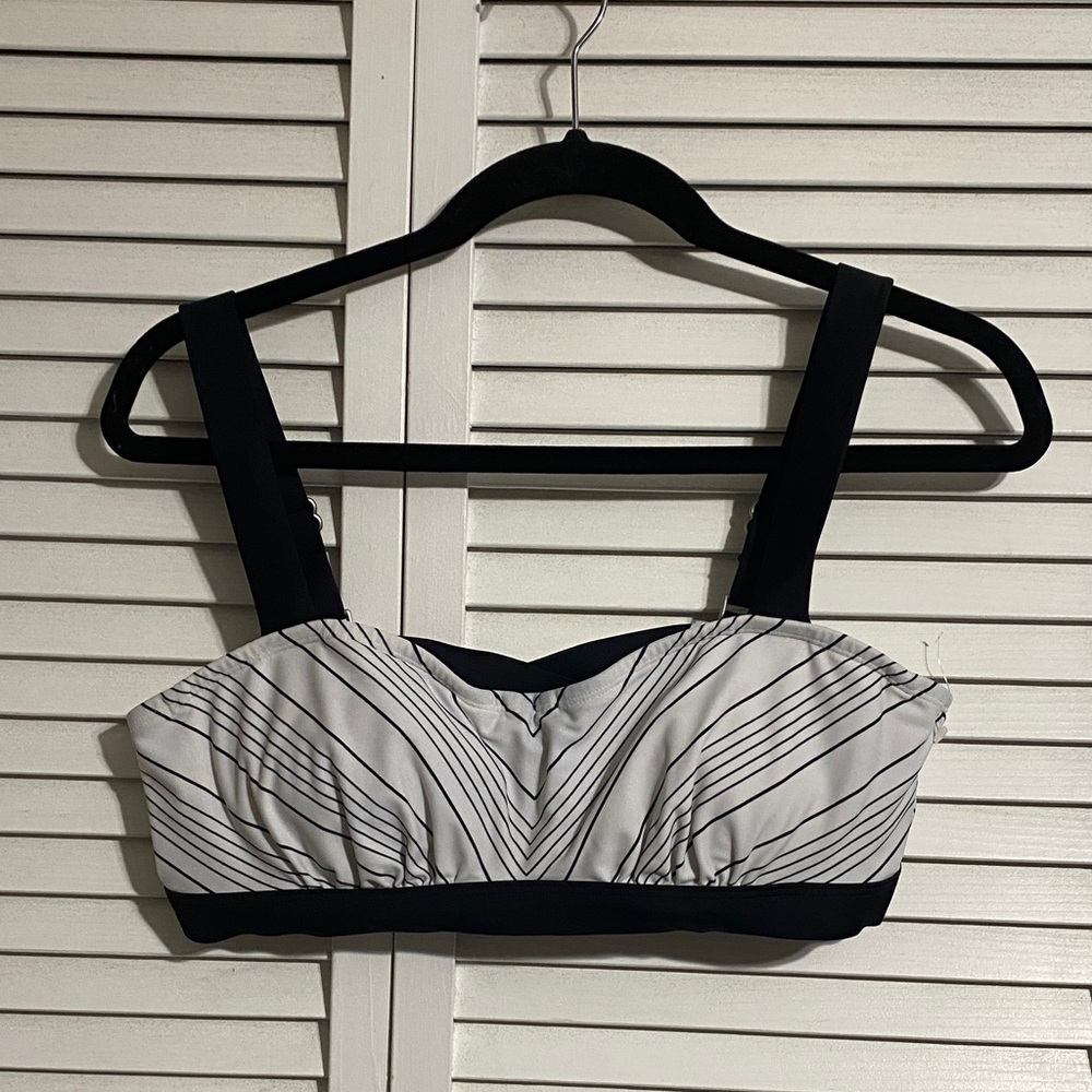 Athleta chevron bikini top size 36 b/c